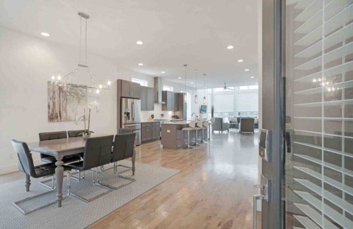 Berry Hill Casa | Close to Broadway w/ Rooftop Deck!