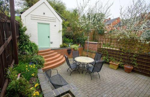 Lincoln Casa | Close to castle + Parking for 4 Cars