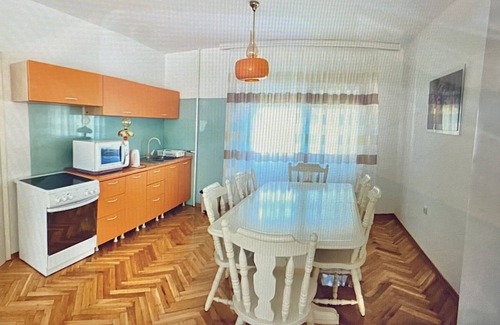 Pancevo Apartamento | Cerca de la ciudad, hermosa casa, explore las maravillas de Serbia. Ideal para familias