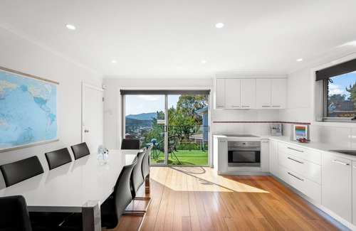 West Hobart Casa | Cerca de la ciudad, entorno tranquilo.