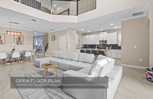 Kissimmee Villa | Close to Disney! Stunning 5BDR villa in story lake