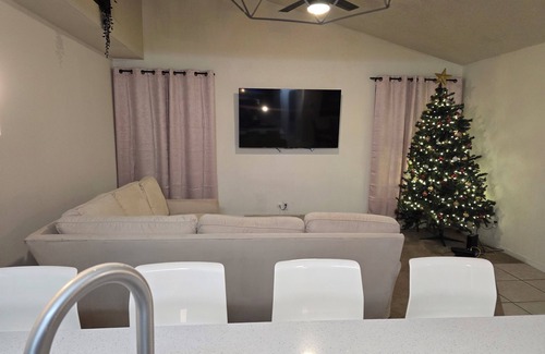 Royal Palm Bay Condominio | Close to Disney, universal SeaWorld and outlets with Walmart next door!