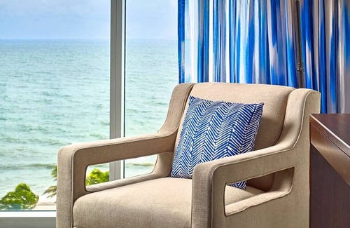 East Fort Lauderdale Hotel | Close to Downtown Fort Lauderdale! Ocean View! Parking, Pool, Pets Allowed!