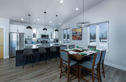 Four Corners Condominio | Close to Downtown Bozeman & Big Sky w/ Easy Trail Access - Sunrise Retreat