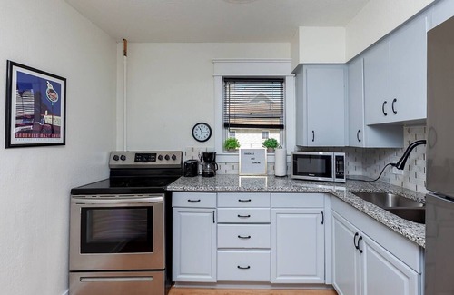 Des Moines Casa | Close to Downtown~Fun Backyard~Pet Friendly~2 BDRM