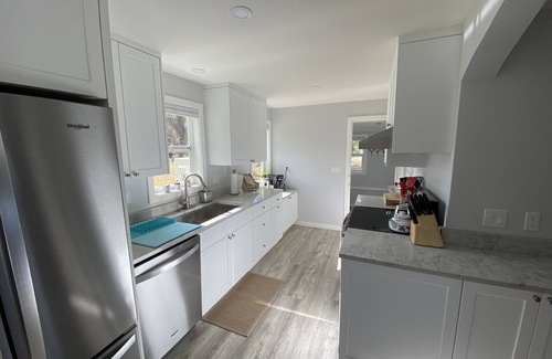 Larkspur Casa | Close to Downtown, Newly Renovated, Walk to Shopping, Dining, Drinks