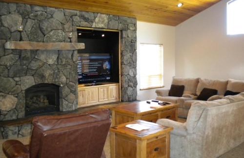 Black Bart Casa | Close To Everything Newly Built With Games Room