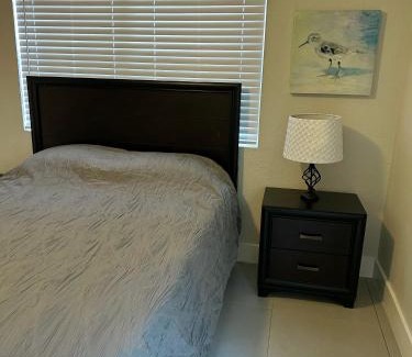 West Palm Beach Apartamento | Close to everything! Perfect basecamp for WPB