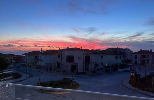 Nazare Apartamento | Close to Everything Bright Modern Apartment
