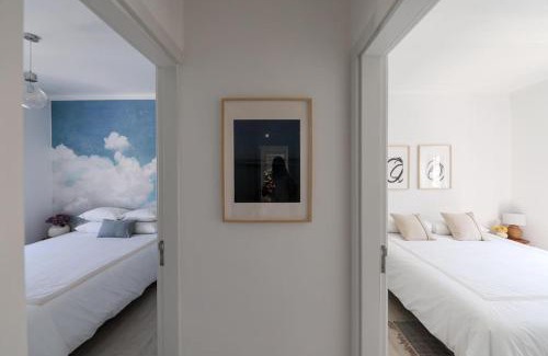 Nazare Apartamento | Close to Everything Bright Modern Apartment