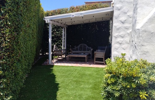 El Cerrito Casa | CLOSE TO EVERYTHING FUN - Charming 2-BR /2 BA house in San Diego WiFi AC parking