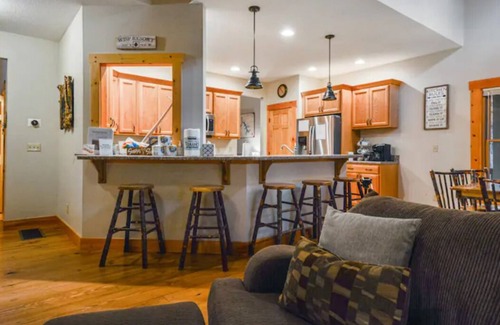 McHenry Casa | Close to Skiing & Wisp~GAME ROOM~FIRE PIT & HOT TUB~Dogs OK! Lake Access & Dock!