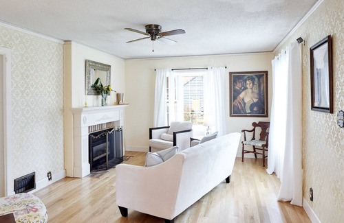 Woodstock Casa | Close to Everything in charming area