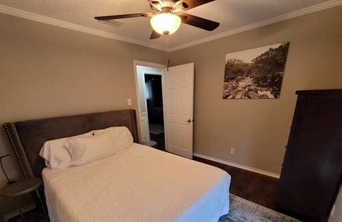 Northeast Carrollton Casa | Close to everything - Family friendly