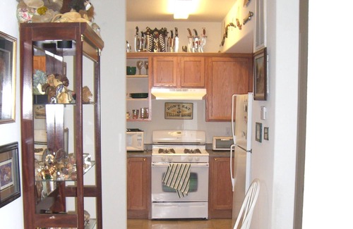 Truckee Apartamento | Close to highway and downtown. Equi-distant to major resorts