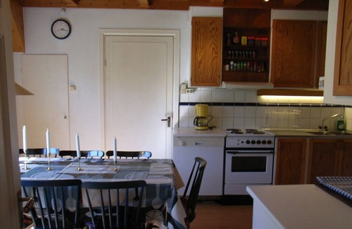 Ryd Casa | Close to lake Småland: House for up to 8 adults (+2K), sauna, nature & family fun