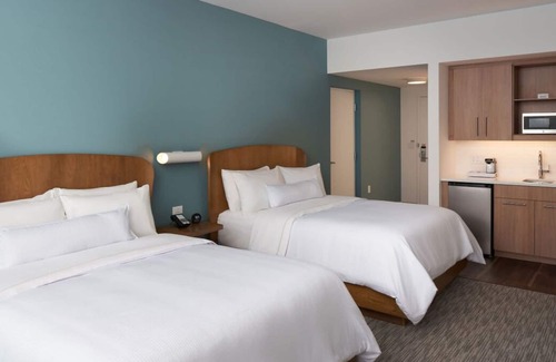 Williamsburg Casa | Close to Local Attractions! 4 Spacious Accommodation | Free Breakfast + Pool
