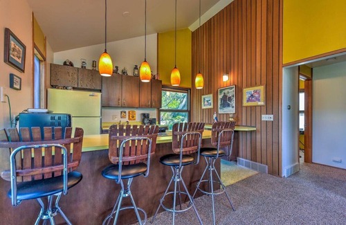 Downtown Park City Cabina | Close to Main St | Vintage Ski-In Cabin | Huge Deck