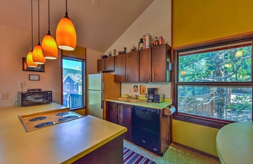 Downtown Park City Cabina | Close to Main St | Vintage Ski-In Cabin | Huge Deck