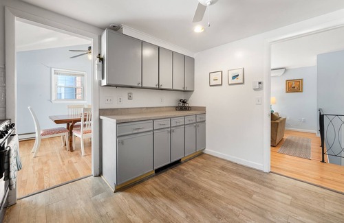 New London Casa | Close to Mystic, Stonington, Westerly. Room for everyone. 3 mins to Ocean Beach.