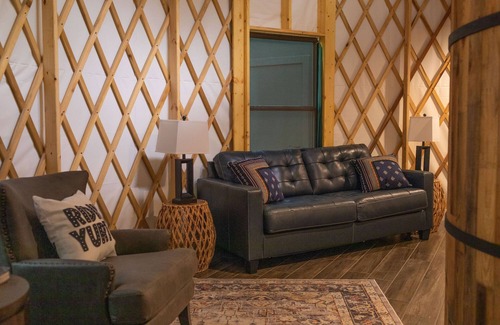 Livingston Cabina | Close to nature, but with all the modern amenities, Two Creeks Crossing Resort