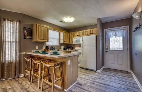 Pigeon Forge Chalet De Esquí | Close to Pigeon Forge, One story, Motorcycle Friendly, River View