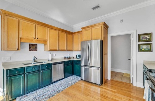Darien Apartamento | Close to River, In downtown, coffee shop on lower level of building, close to food walking distance