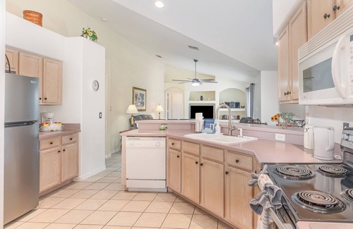 Orange Tree Casa | Close to Shops, Theme Parks & Restaurants with Pool, Spa & Games Room (16026)