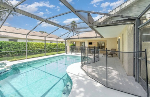 Orange Tree Casa | Close to Shops, Theme Parks & Restaurants with Pool, Spa & Games Room (16026)