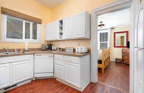 Michigan City Apartamento | Close to the beach, 2 Bedroom, Pet Friendly