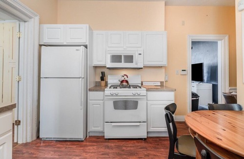 Michigan City Apartamento | Close to the beach, 2 Bedroom, Pet Friendly