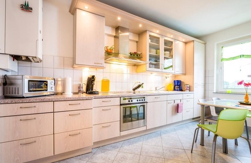 Muelheim Apartamento | Cerca de la feria: hermoso y luminoso apartamento de 3 habitaciones, 70 m²
