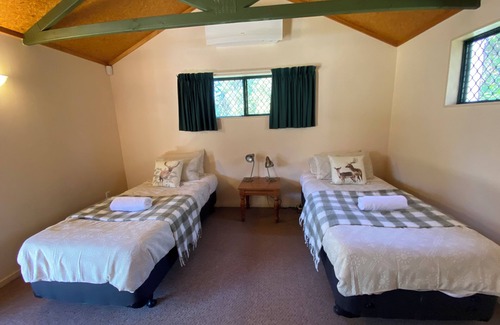 Turangi Cabina | Close to the river, 11 TeAho is a family lodge with plenty of character