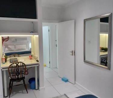 Umhlanga Apartamento | Close to the sea - Ground floor En-suite room with kitchenette & own entrance