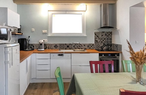 Saint-Marcouf Casa | Close to the sea in the Marais du Cotentin et du Bessin Regional Nature Park, this cozy vacation hom