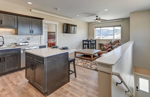 Buena Vista Apartamento | Close to town and dog walking area!
