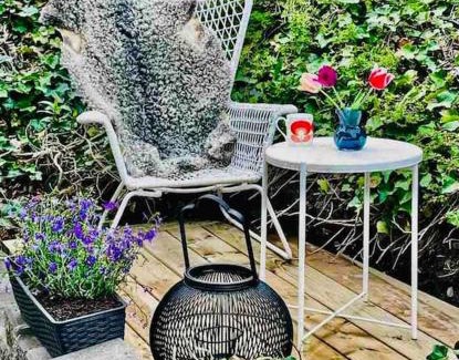 Saltsjobaden Apartamento | Close to water and nature