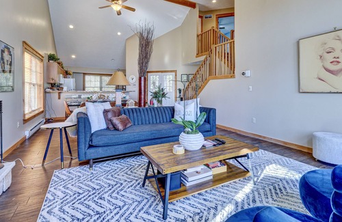 Tannersville Cabaña | Close to Waterpark, Hiking, Game Room, Community Pool