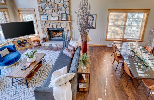 Tannersville Cabaña | Close to Waterpark, Hiking, Game Room, Community Pool
