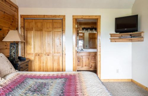 Black Bear Falls Casa | Closer to Home