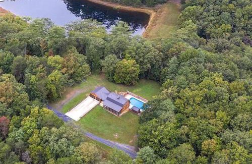 Star Tannery Casa | Cloud Nine: Have it All, Pool with Hot Tub and Secluded Lake!