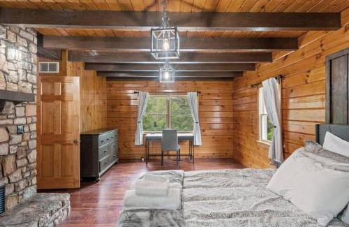Star Tannery Casa | Cloud Nine: Have it All, Pool with Hot Tub and Secluded Lake!