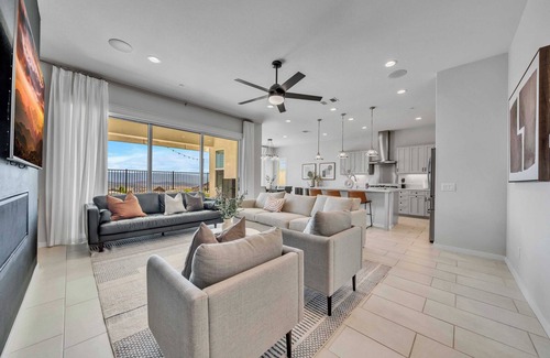 Canyon Country Casa | Cloud's Edge Residence On Cumulus Ct #42174