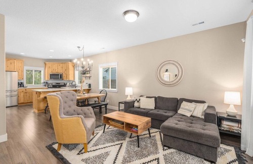 Dundee Casa | Cloud Wine Cottage · Walk to Wineries, Pets Stay Free!