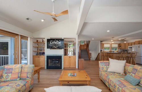 Duck Casa | Cloudbreak: Pet Friendly, Oceanside, Hot Tub, Community Amenities!