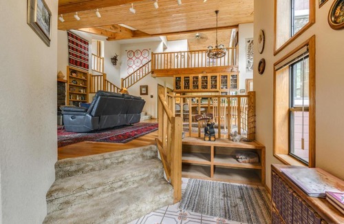 Cloudcroft Casa | Cloudcroft Mtn Home with Patio, Walk to Golf Course!