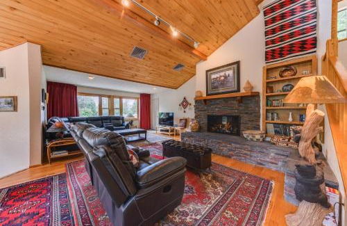 Cloudcroft Casa | Cloudcroft Mtn Home with Patio, Walk to Golf Course!