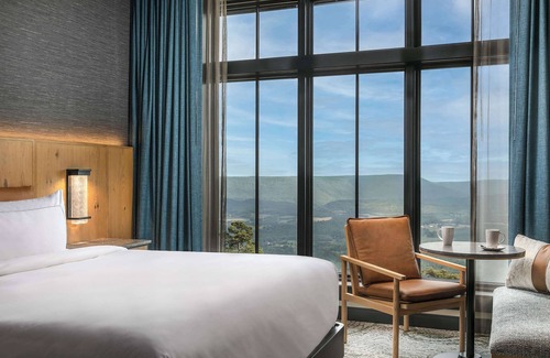 Rising Fawn Complejo | Cloudland at McLemore Resort Lookout Mountain, Curio by Hilton