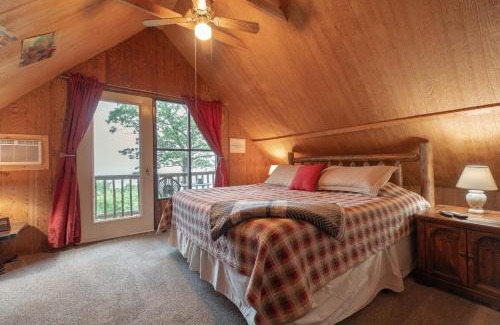 Rileyville Casa | Clouds Cabin - HotTub, Mtn View, Pets
