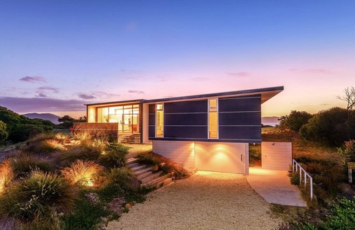 South Bruny Casa | Cloudy Bay Beach House ~ breathtaking location!